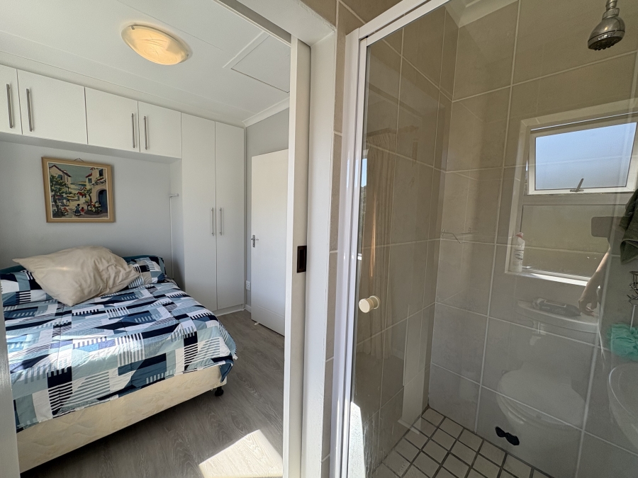 4 Bedroom Property for Sale in Pearl Bay Western Cape